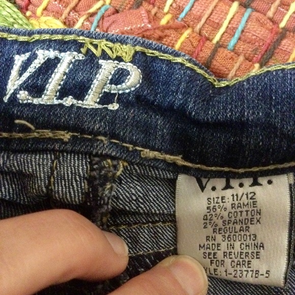 Distressed V.I.P. Jeans - Picture 5 of 6